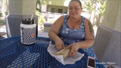BBW Pleasures: Culona come enorme burrito en la piscina
