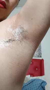 너의 욕망은 크림 같은 젖은 겨드랑이