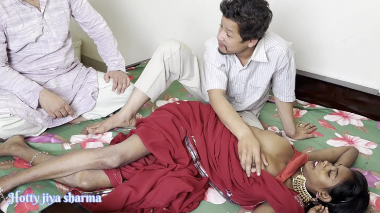 Hotty Jiya Sharmaa: Desi moglie condivisa con un dever sesso sporco