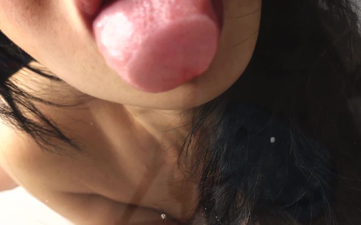 Asmr_mouth: नग्नता में कांच का चूसना