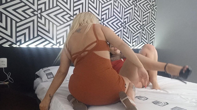 Raquel Cardoso Da Rosa: Gozando com amiga