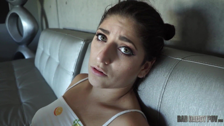 BadStepFamilyPov: Nikki Knightly 1,第一人称视角女孩做爱,但和她讨厌的继父做爱