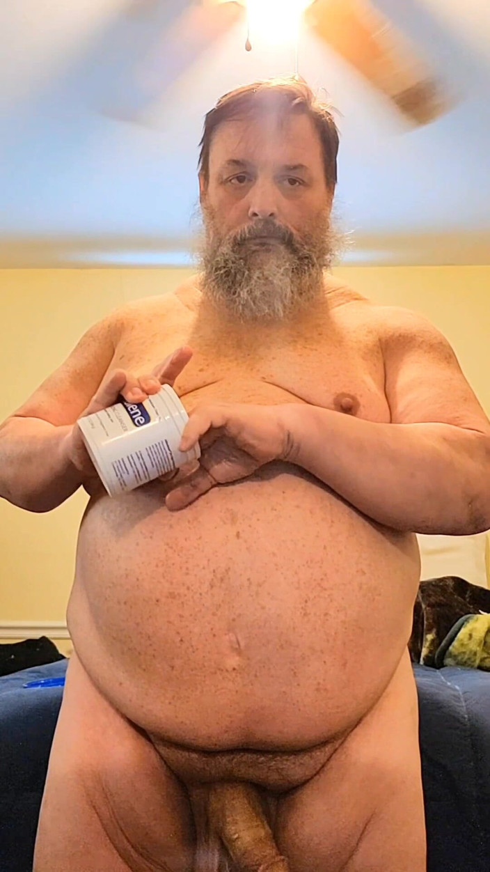 GeneWadexxx: Big Guy Bates și ejaculează