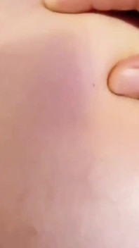 Influencerin tiiktoker, junge frau, zierliche anal-creampie