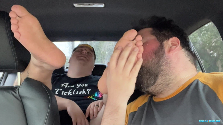 Ticklish Chubs: Snyft Nemo Memuja Sopir