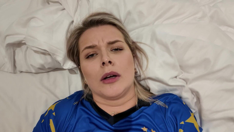 Amateur Homemade Porn: Büyük memeli üvey anne 19 yaşındaki üvey oğlu tarafından sikiliyor