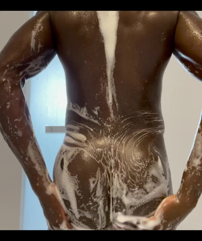 Afro Black XXX: Pak jsem se osprchovala a chtěla jsem vám ukázat, jak...