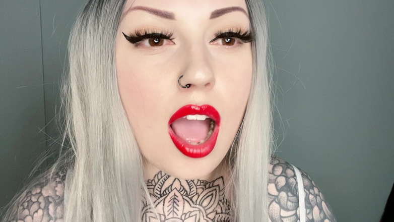 Miss Valentina: Ahegao yüzümün üzerinde mastürbasyon