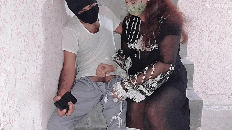 Pakistani CoupleX: Oeps, dit meisje werd geneukt op een dag dat ze...