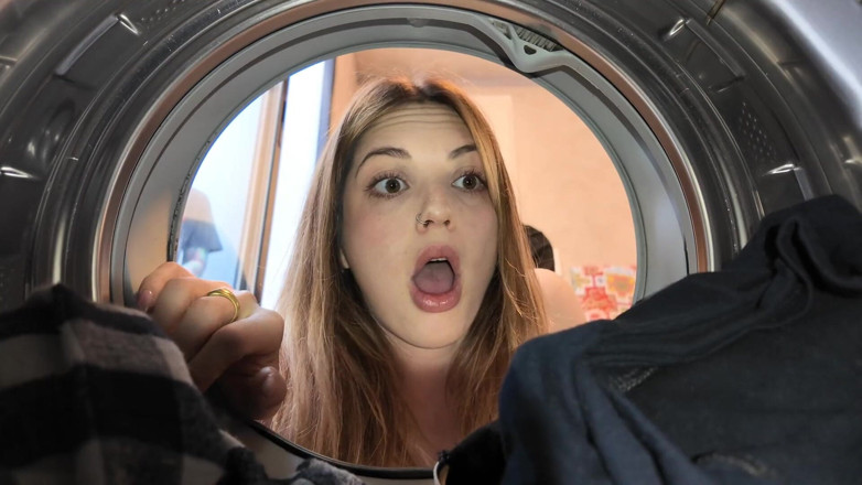Elnonohub: I Find My Stepsister Wanting to Do Laundry in the...