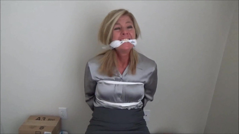 Selfgags classic: Nabbed milf učitelka: svázaná a roubík