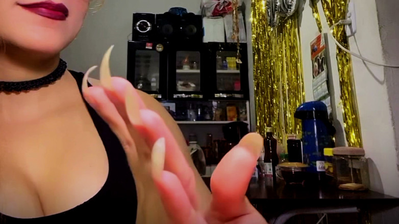 Goddess Li: How Flexible Are the Fingers of the Goddess Li