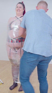 Lacey'nin Saran Wrap bilmecesi: yoğun zevk için bağlı