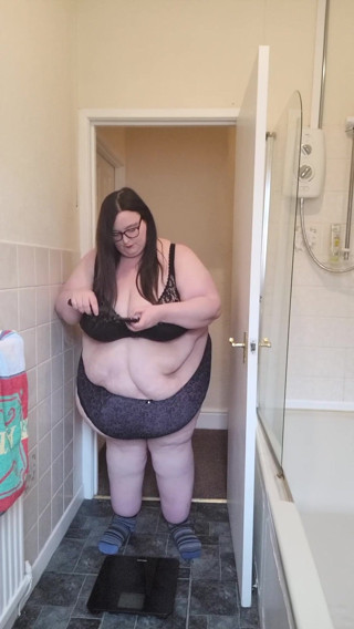 SSBBWLadyBrads: NOV cântărește în 2022 hit sau miss