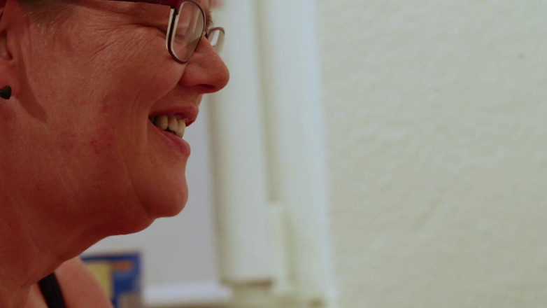 Schwester Sandra: Bizarre CBT with a micro vib
