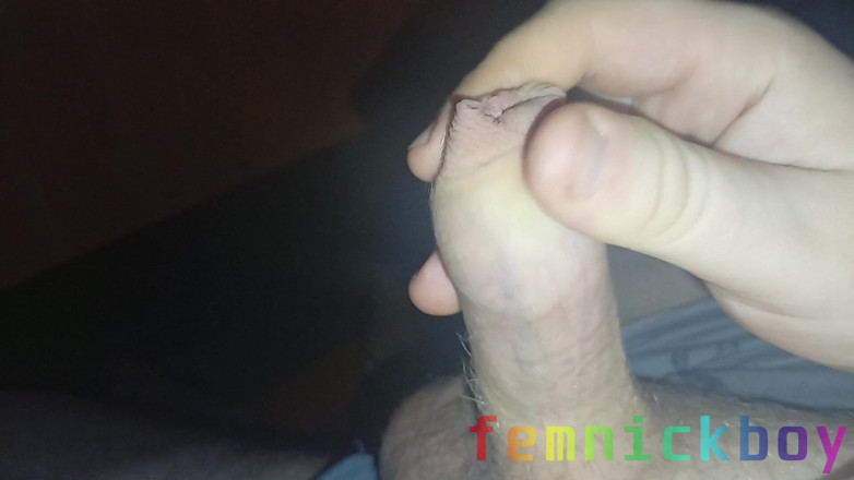 femnickboy: หนุ่มอ้วนชักว่าวควยหลอดเลือดดําของเขาและน้ําแตก