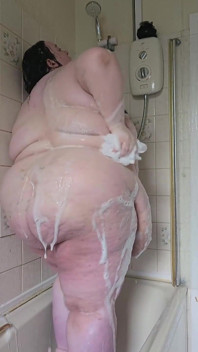 Cewek super semok lagi mandi sensual bagian 2