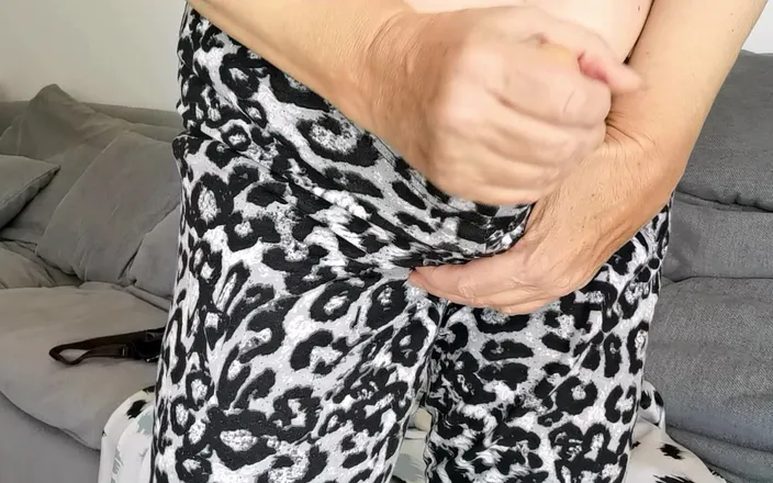 MariaOld: You Caught Your Stepmom Masturbating and She Showed You Incredible...