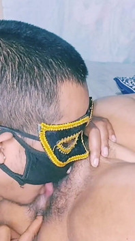 Calda indiana milf indiana leccata di figa e buco di culo