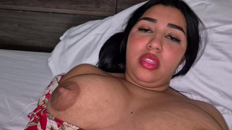 Pikaa6: Šli jsme do motelu, zatímco její manžel cestoval po Spojených...