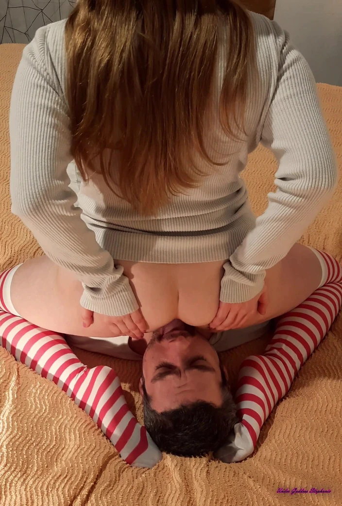 goddess82: Otrok! Chci cítit tvůj zasraný jazyk v mé prdelce! 4K! 10 min!...