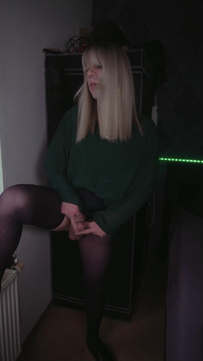 Alex8769: Im Stehen Gewichst