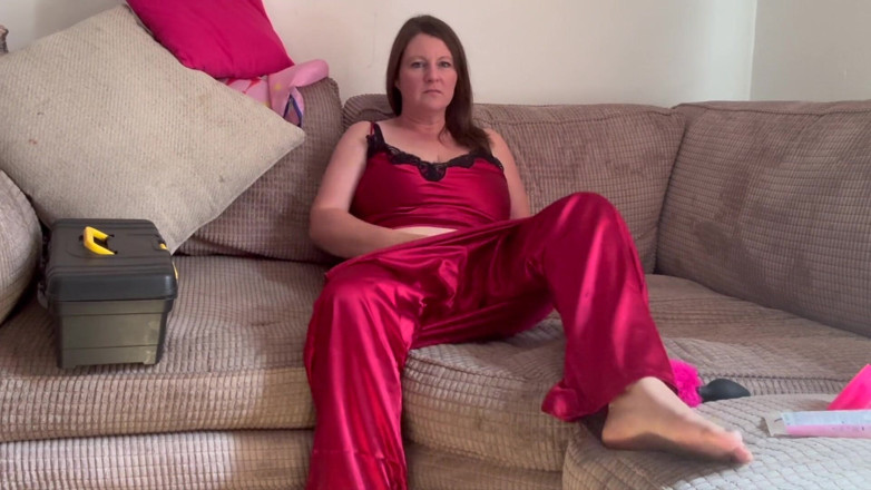 Frequentmasturbation: Łysy z brwi w dół cameltoe w oknie