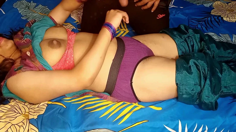 Queenrima: Aunty Fucks When Her Husband Goes to Work - Fucking Village...