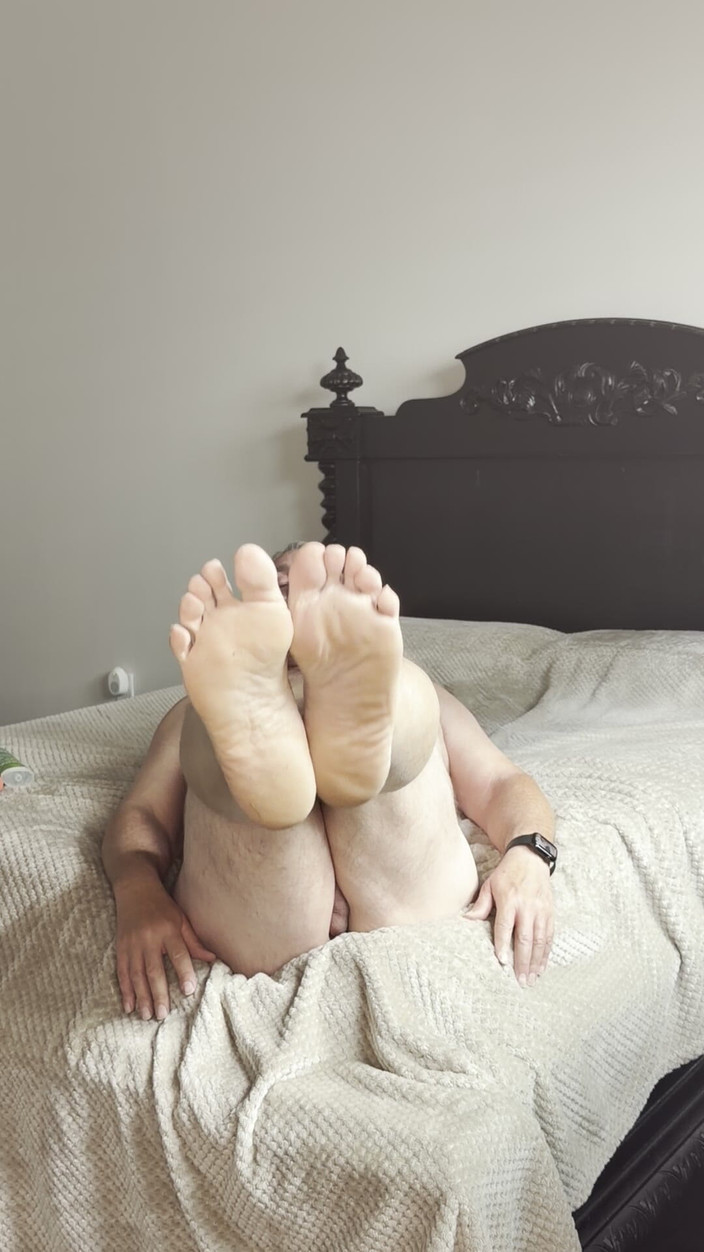 GottaLuvBB: O cerere specială pentru pizda și picioarele tatălui vitreg