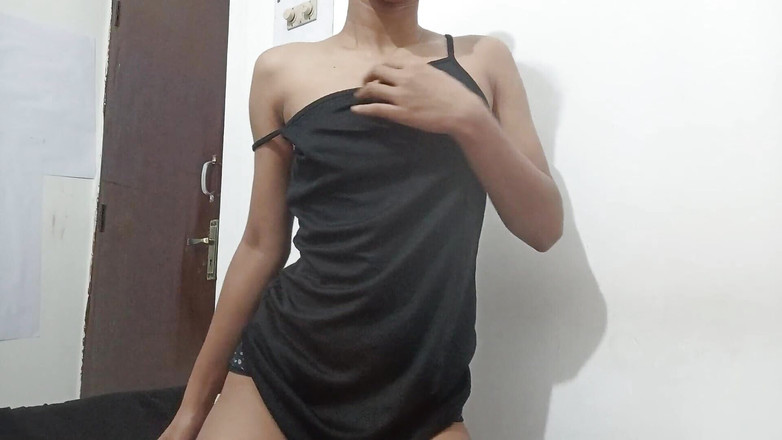 desigirl93: かわいい小柄なインドの女の子