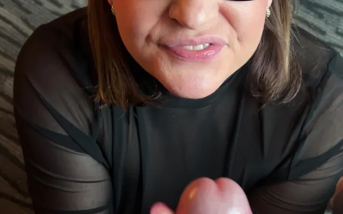 Avril Showers: MILF in Glasses POV Blowjob/handjob, Cumshot