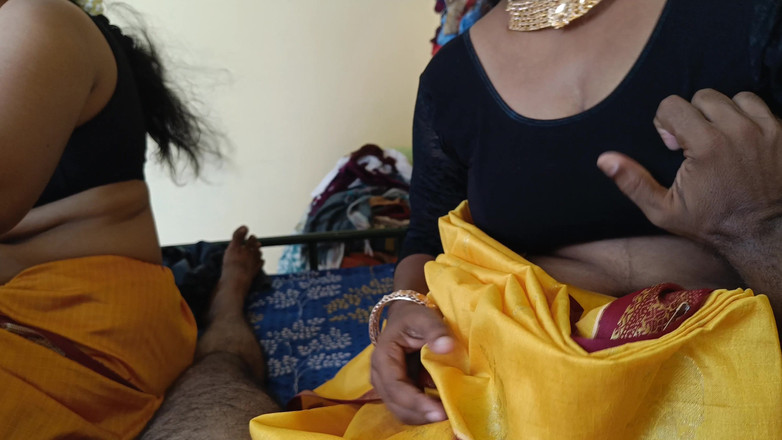 Pushpa studio: Chơi tay ba đụ trên giường cứng