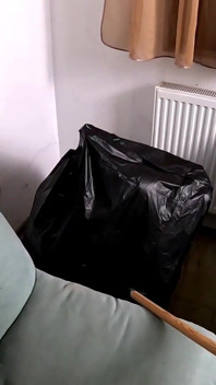 Trash Bag děvka Roleplay. Plastová fetiš milf deepthroat, zezadu a dvojitý výstřik na lesklé tašce