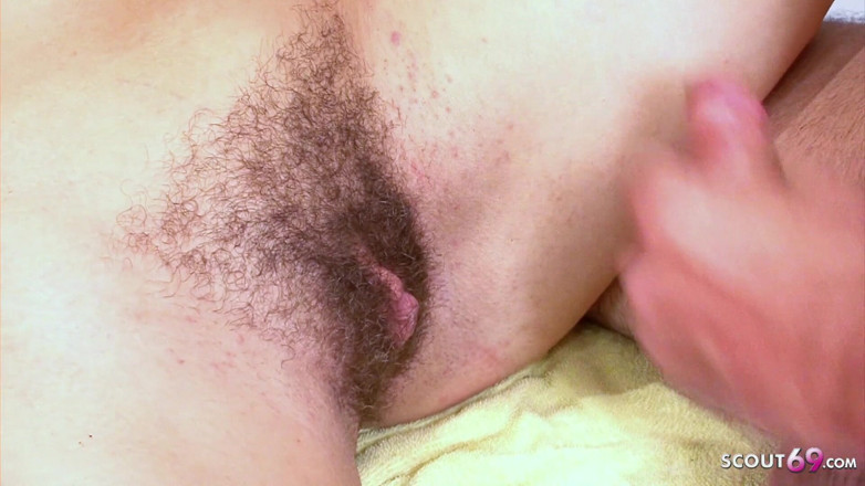 Full porn collection: Pasangan berhubungan seks di kamar mandi dan membuat film mereka...