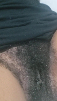 MILF Behaarte Muschi, Natürliche Schönheit - Reifes Vertrauen, Authentischer Körper, Echte Amateur Vibes