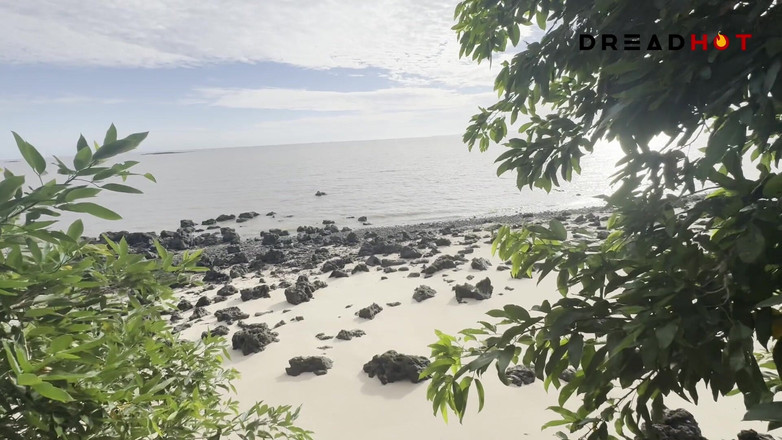 Dread Hot: Fiz Um Squirt Bem Gostoso Em Uma Praia Deserta E...