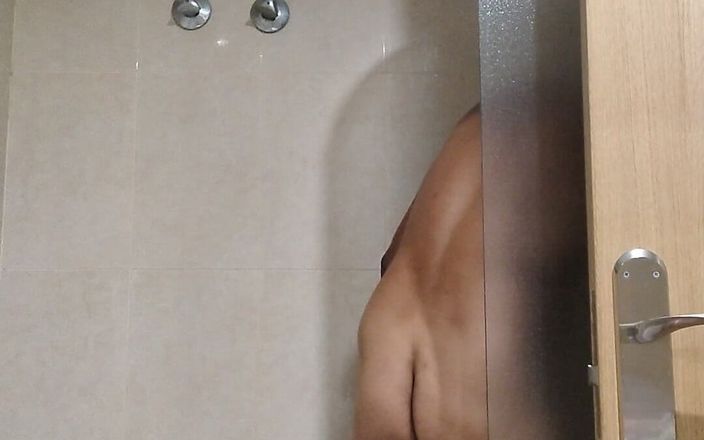 Boy top Amador: अच्छा स्नान करना