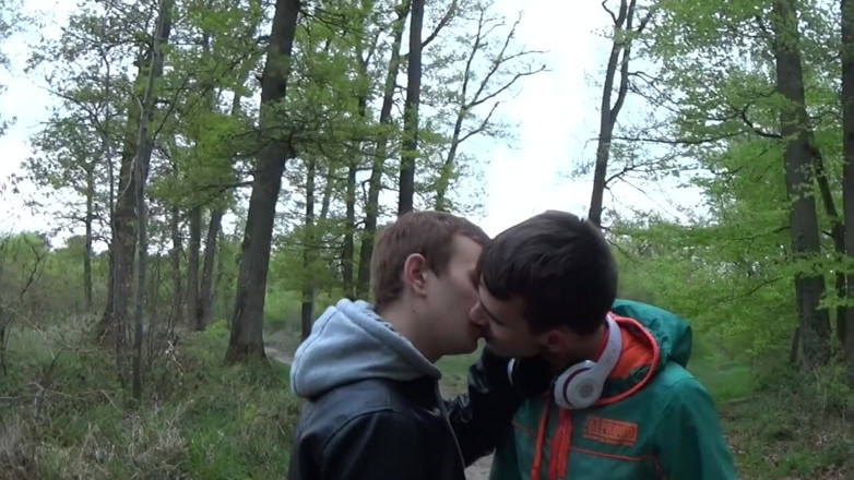 Gaybareback: Twink used by a young boy in cruising forest exhib