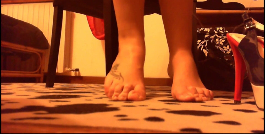 Nicoletta Embassi: Úplně tě rozdrtím na velmi vysokých podpatcích