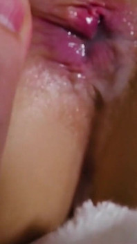 MILFS Alexia i Makayla - anal creampie