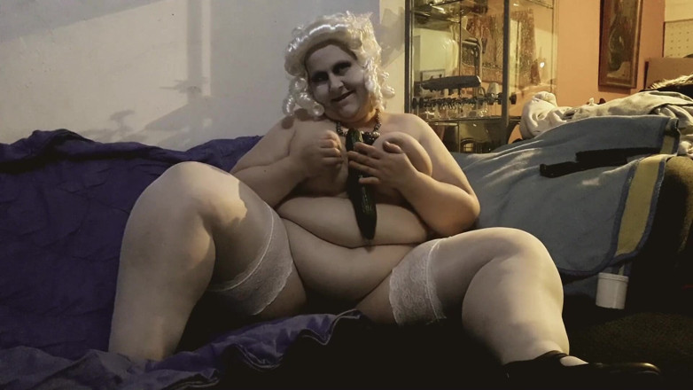 Theotryl Karcelyne: Lady Karcelyne masturbuje