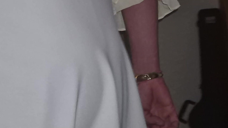 SavageHeater59: 白色短裙屁股观察者