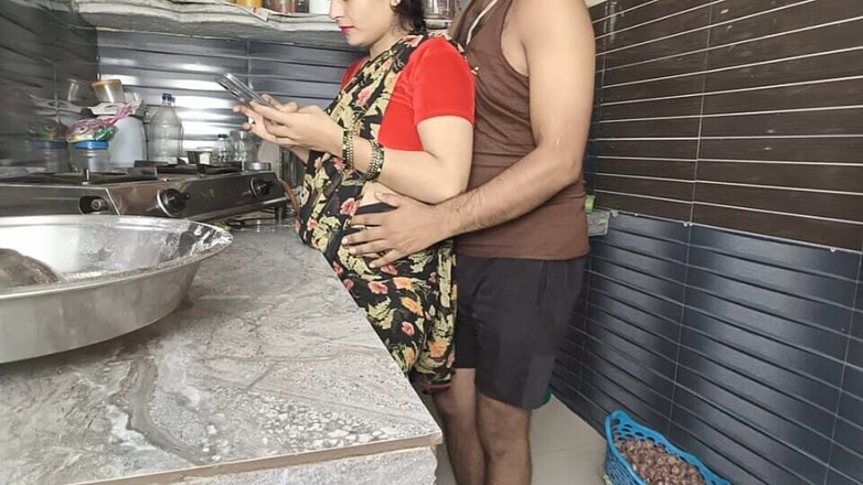 tannu: In the Kitchen, the Brother-in-law Caught the Sister-in-law From Behind...
