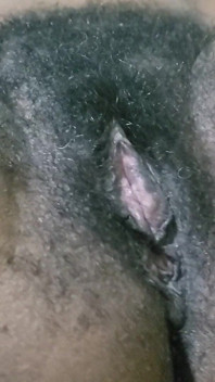 Very very hot amateur crazy pussy delivers irresistible sensual energy, natural beauty