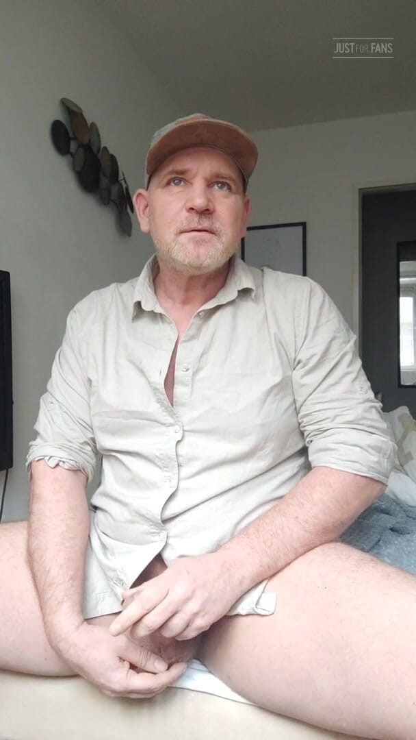 Dexterxxlfun: Daddy Show off His Big Dick