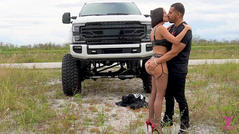 Teddy Tarantino: Big Booty Latina Victoria June Fucks Big Dick in Big...