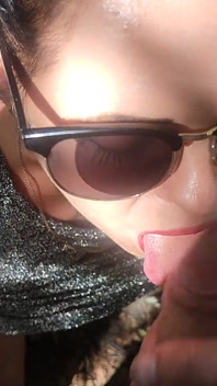 Sexo oral ao ar livre e posição de cachorro