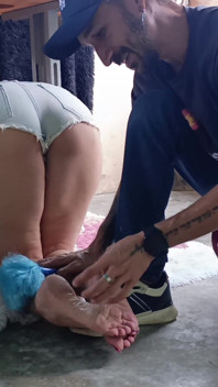 Dikiş Makinesinde Sıkışıp Kaldım, Ayaklarımda Gıdıklanma Oluyor
