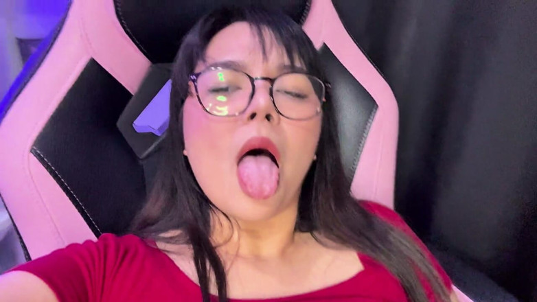 AsianSharinami: ช่วยตัวเองเดี่ยวของสาวปินอยและเล่นคลิสตอริส