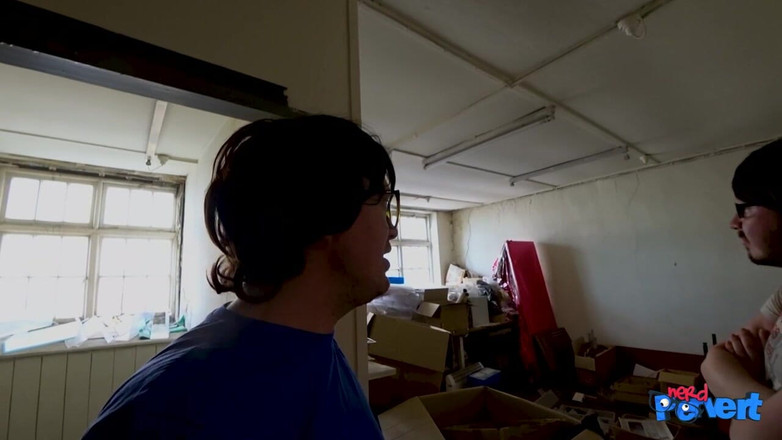 Nerd Pervert: April puppe, doppelte weiße weihnachten